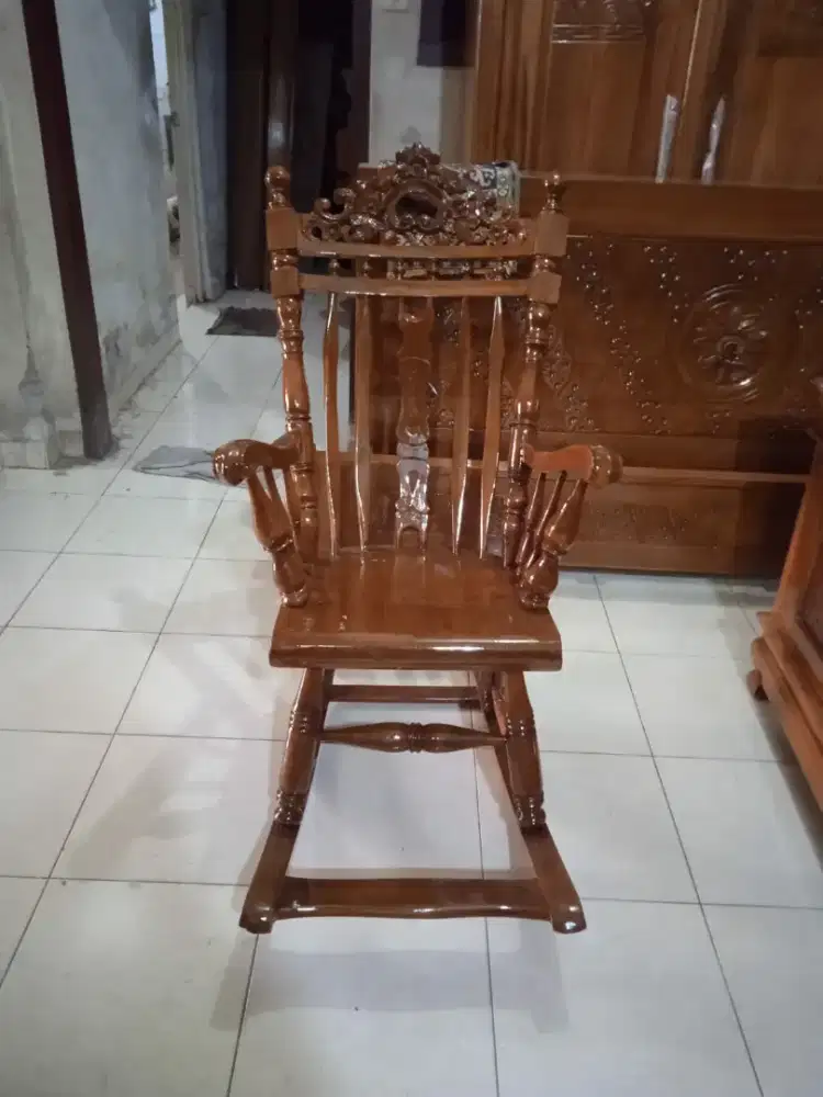 Kursi goyang jati jepara