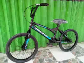 SEPEDA BMX 20. BUAT ANAK 7-12 TAHUN, LOKASI KEMILING, NEGO.