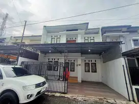 Disewakan rumah istimewa 2 lantai full furnish dekat kampus stpn