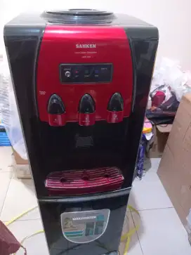 Dispenser merk sanken