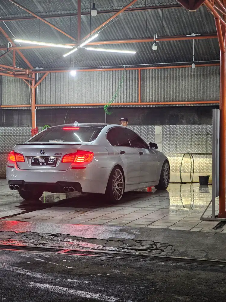 BMW 523i 2011 Bensin