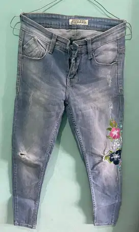 Celana panjang jeans