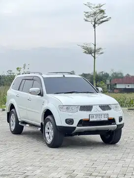 MITSUBISHI PAJERO SPORT DAKAR 4x2 A/T PUTIH 2012 FORTUNER INNOVA CX-5