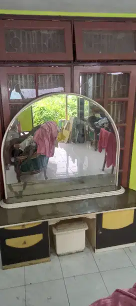 Meja rias kaca 1set siap pakai nego cod rungkut gan gpl