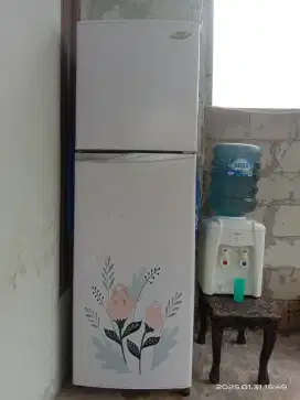 Kulkas Toshiba 2 pintu