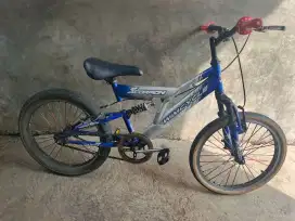 Sepeda anak size 20 model bmx fullsus merk wimcycle bekas murah