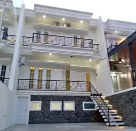 dijual rumah brand new 3 lantai town house Cilandak jaksel