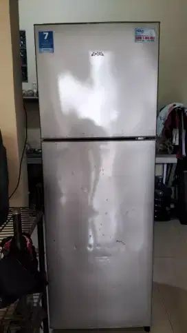 Dijual Kulkas 2 pintu merk AQUA