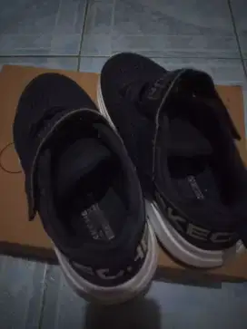 JUAL SEPATU ANAK SKEECHERS BEKAS, ORI