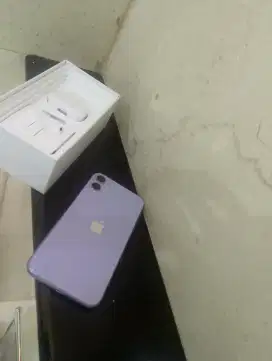 Iphone 11 128gb masih putih baru