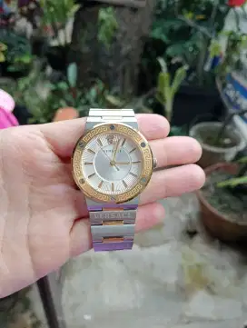 Jam tangan versace greca logo wanita