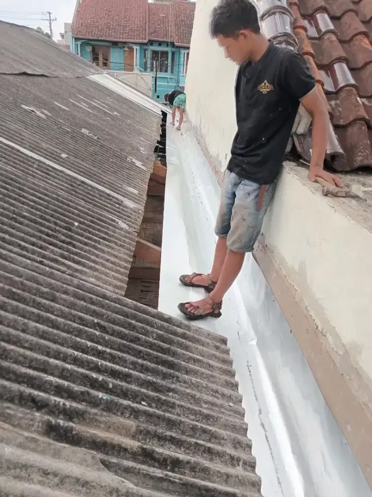 Jasa tukang atap bocor/sepesialis atap bocor