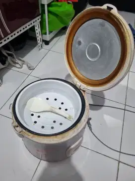 (Cengkareng) Rice Cooker Miyako 1.8 liter MCM-509 3in1