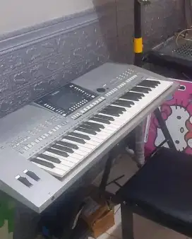 Orgen Yamaha psr s710