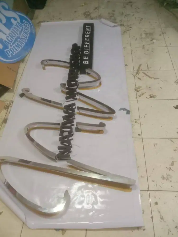 huruf timbul custom murah
