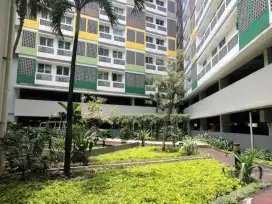 Apartemen double studio dengan pintu konekting