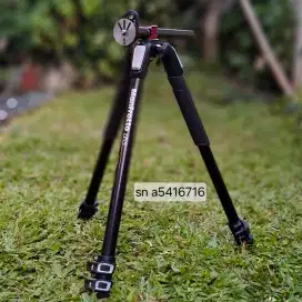 Tripod Manfrotto MT055XPROB
