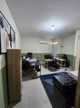 Disewakan 1 Ruangan Untuk Kantor Lokasi Klp Gading Strategis