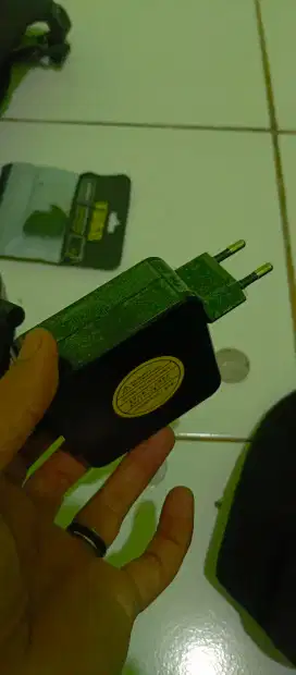 Adaptor ASUS jack kecil 19V 3,42A