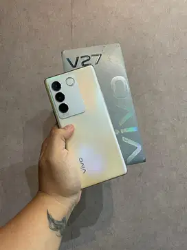 VIVO V27 5G 8/256gb Second istimewa