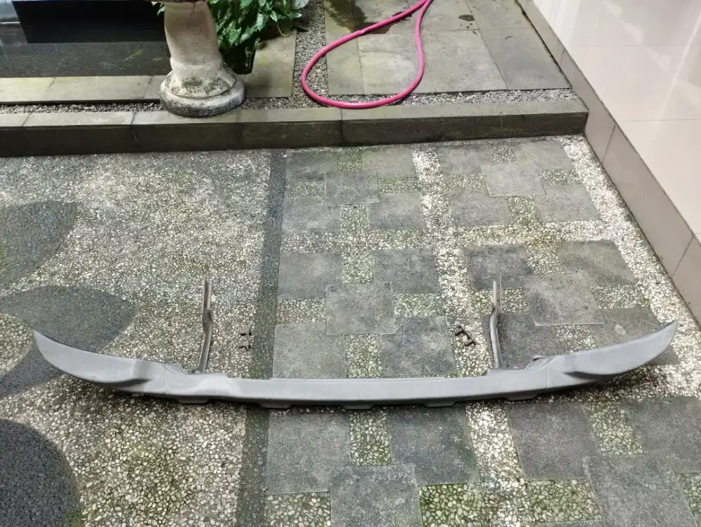 Palang belakang innova