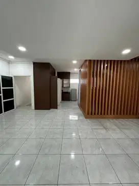 Disewakan Ruko Komersial Nol Jalan Mayjend Sungkono CBD Sby Barat
