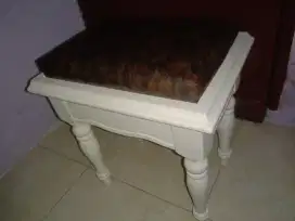 Kursi stool untuk meja rias