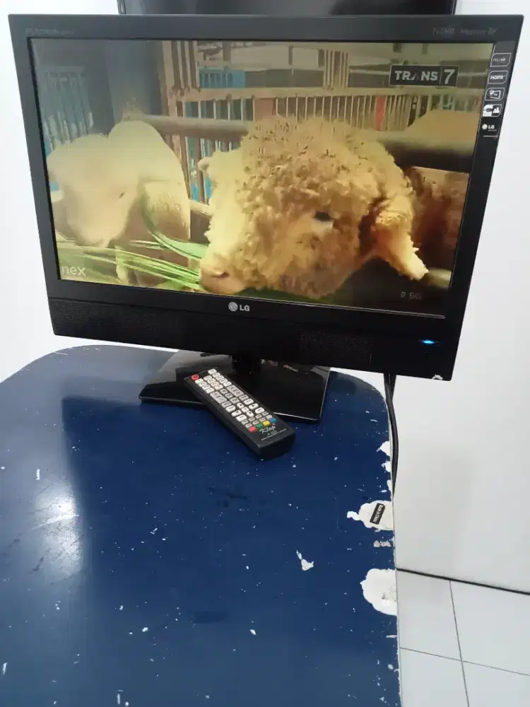 LCD LG TV 22 inchi