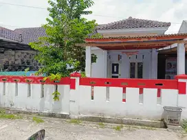RUMAH DIJUAL 750 JUTA/ DIKONTRAKKAN 2 JUTA PER BULAN (NEGO)