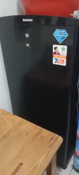 Dijual kulkas 1 pintu merk sanken