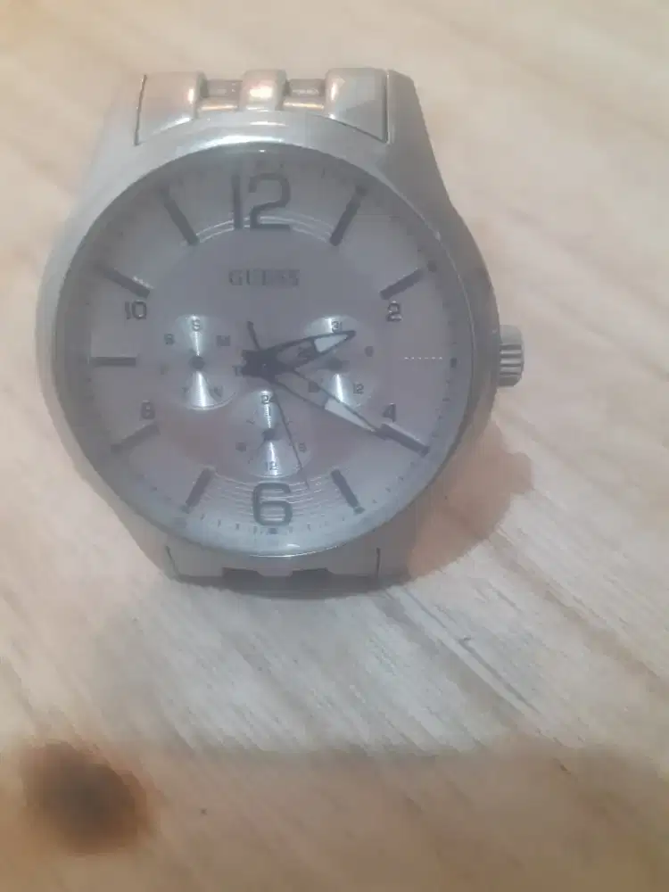 Jam tangan Guess