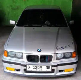 BMW 323i 1998 Bensin