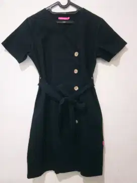 Mididress Merk Chicgirl warna Hitam