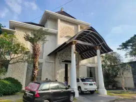 Rumah mewah ada pool 1090m2 full furniture elit tk badung renon jl8mtr