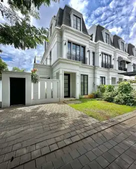 Dijual rumah model American Classic di Kemang Timur Jakarta Selatan