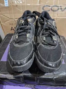 Sepatu running Nike