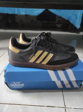 Adinda samba size 42 insol 26,5