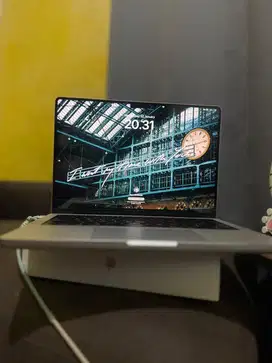 MACBOOK PRO M1 PRO 16GB 1TB (beda dengan M1 basic)