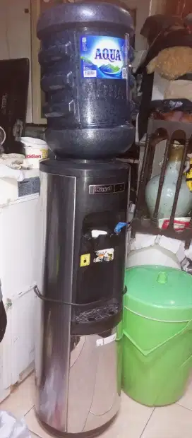 Di jual dispenser royal masih bagus