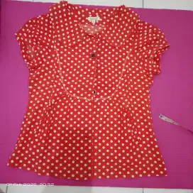 Kemeja polkadot