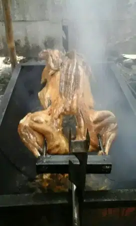 Kambing guling enak