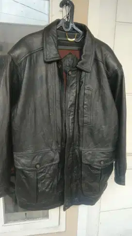 Jaket kulit Playboy