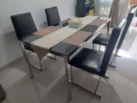 Set Meja Makan 4 Kursi