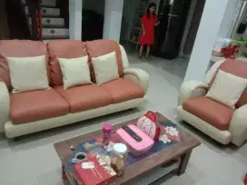 Melayani servis sofa panggilan