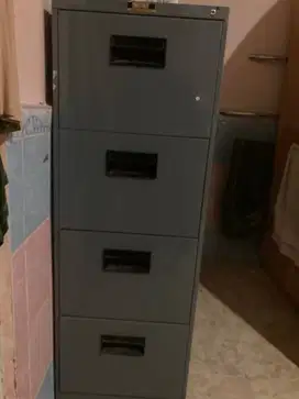 Dijual lemari Kabinet 4 pintu