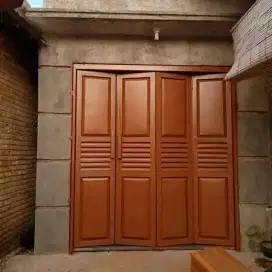 Pintu garasi lipat