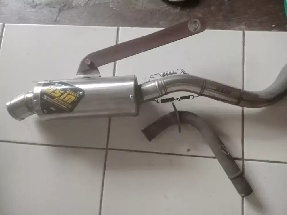 Knalpot racing beat dua buah