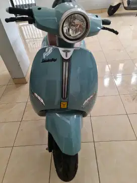 Dijual cepat motor listrik uwinfly t5 super pemakaian minim