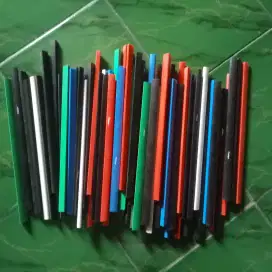 Slide binding plastik F4 baru ada 59 pcs