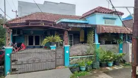 Rumah hook, strategis, cocok untuk usaha ,lingkungan nyaman, nego